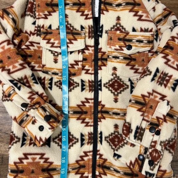 Kids Aztec Patterned Jacket - Picture 2 of 8